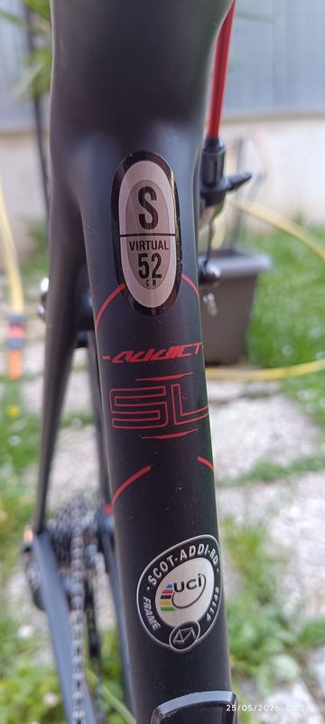 Used Scott Addict SL 2017 2017 Road & Gravel, Black — image 2 of 4