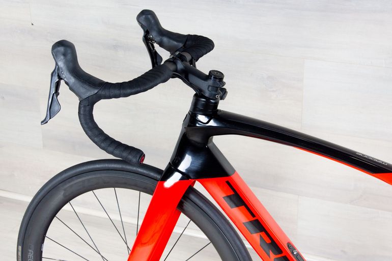 Used Trek Madone SL 6 2022 Road & Gravel, Red — image 15 of 16