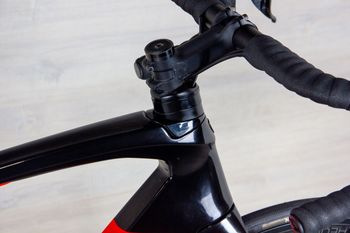Used Trek Madone SL 6 2022 Road & Gravel, Red — image 9 of 16