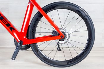 Used Trek Madone SL 6 2022 Road & Gravel, Red — image 12 of 16