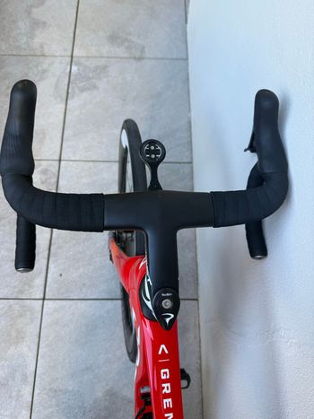 Used Pinarello DOGMA F DURA ACE Di2 Disc 2023 2023 Road & Gravel — image 4 of 7