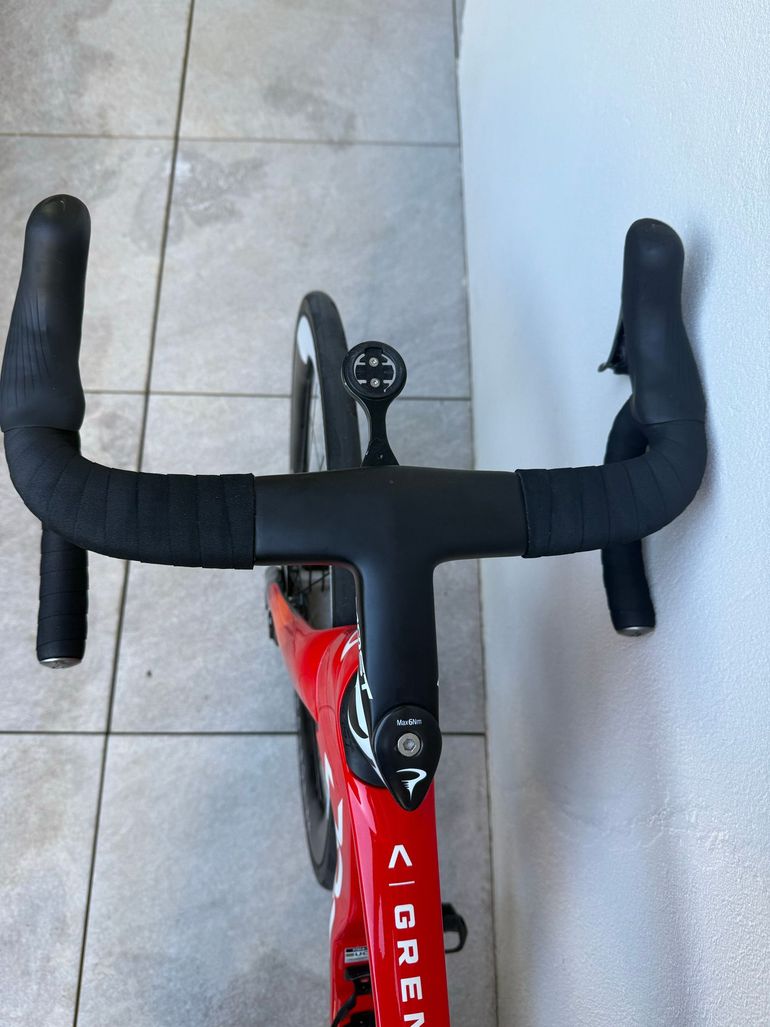 Used Pinarello DOGMA F DURA ACE Di2 Disc 2023 2023 Road & Gravel — image 4 of 7
