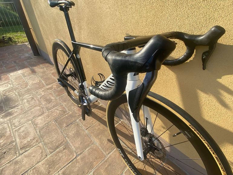 Used Canyon Ultimate CF SL 8 Aero 2023 2023 Road & Gravel, Nero — image 5 of 12
