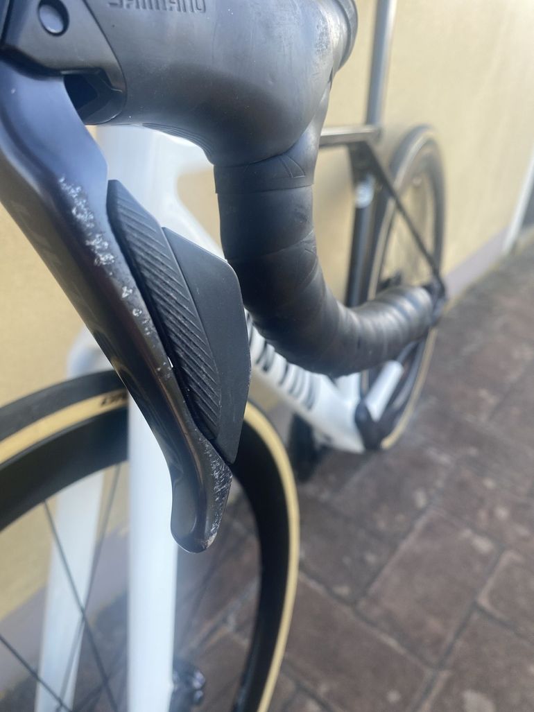 Used Canyon Ultimate CF SL 8 Aero 2023 2023 Road & Gravel, White — image 7 of 10