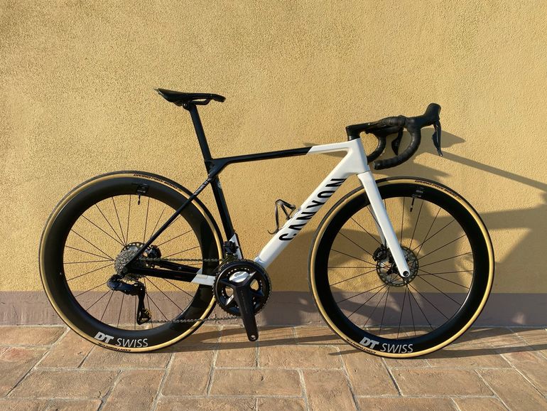 Used Canyon Ultimate CF SL 8 Aero 2023 2023 Road & Gravel, Nero — image 1 of 12