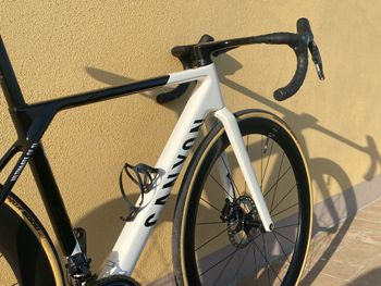Used Canyon Ultimate CF SL 8 Aero 2023 2023 Road & Gravel, Nero — image 7 of 12