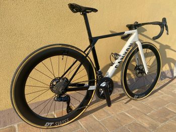 Used Canyon Ultimate CF SL 8 Aero 2023 2023 Road & Gravel, White — image 3 of 10