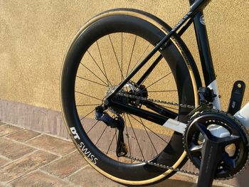 Used Canyon Ultimate CF SL 8 Aero 2023 2023 Road & Gravel, Nero — image 8 of 12