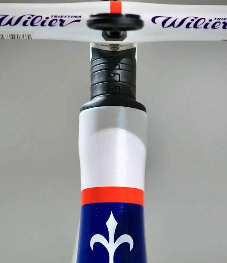Used Wilier Verticale SLR CAMPAGNOLO SUPER RECORD WIRELESS 2X12S 2025 2025 Road & Gravel — image 2 of 6