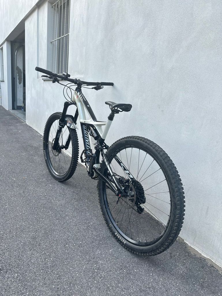 Used Specialized Enduro Expert Carbon 29 2016 2016 Mountainbike, Weiß, 29 — image 2 of 6