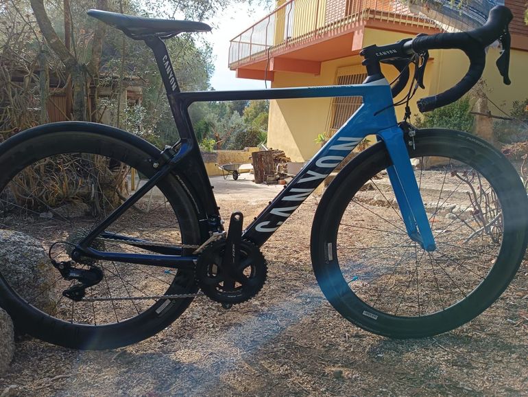 Used Canyon Aeroad CF SL 7.0 2019 2019 Road & Gravel — image 4 of 6