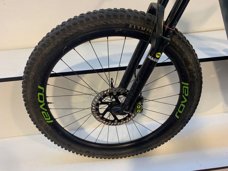 Used Specialized Men's Turbo Levo Expert 2019 2019 Mountainbike — image 7 of 11
