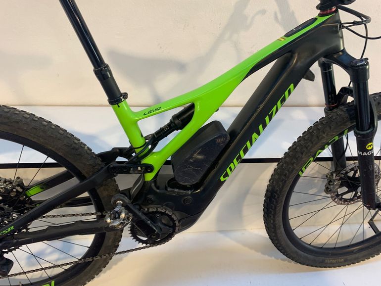 Used Specialized Men's Turbo Levo Expert 2019 2019 Mountainbike — image 3 of 11