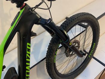 Used Specialized Men's Turbo Levo Expert 2019 2019 Mountainbike — image 4 of 11