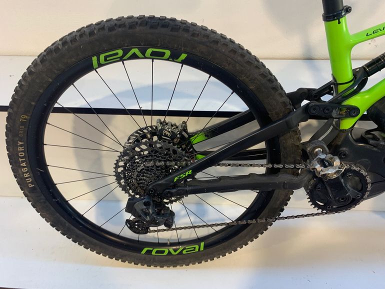 Used Specialized Men's Turbo Levo Expert 2019 2019 Mountainbike — image 2 of 11