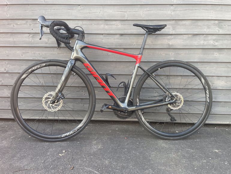 Used Giant Defy, Advanced 1 2021 2021 Road & Gravel, Hellgrau — image 1 of 4