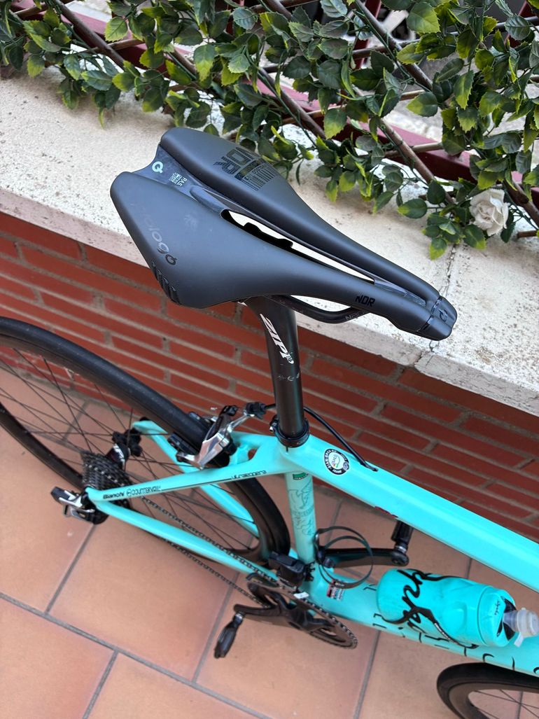 Used Bianchi Specialissima Shimano Dura Ace Di2 2015 Road & Gravel — image 5 of 5
