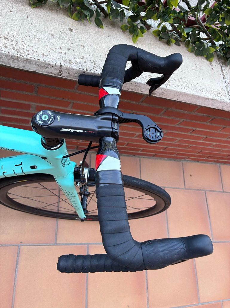 Used Bianchi Specialissima Shimano Dura Ace Di2 2015 Road & Gravel — image 3 of 5