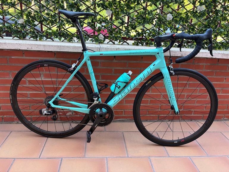 Used Bianchi Specialissima Shimano Dura Ace Di2 2015 Road & Gravel — image 1 of 5
