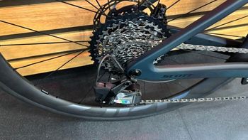 Used Scott Solace Gravel eRIDE 10 2025 2025 Road & Gravel, Green — image 2 of 4