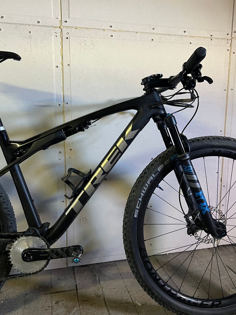 Used Trek Supercaliber 9.8 GX Gen 1 2021 2021 Mountainbike, Schwarz, 29 — image 3 of 8