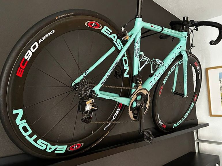 Used Bianchi Specialissima CV Ultraleggera SRAM RED 2018 2018 Road & Gravel, Green — image 4 of 4