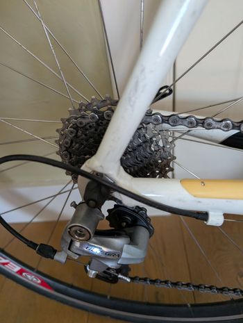 Used Red Bull (Rose) Red Bull (Rose) Custom Shimano Ultegra 2010 Road & Gravel, Blanco — image 2 of 7