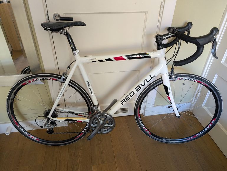 Used Red Bull (Rose) Red Bull (Rose) Custom Shimano Ultegra 2010 Road & Gravel, Blanco — image 1 of 7