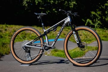 Tweedehands Polygon Syncline SRAM XX1 Eagle AXS 2026 Mountainbike — afbeelding 3 van 11