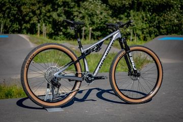 Tweedehands Polygon Syncline SRAM XX1 Eagle AXS 2026 Mountainbike — afbeelding 1 van 11