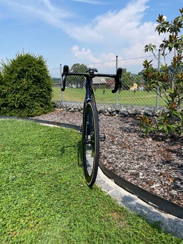 Used Trek Madone SRAM Red eTap AXS 2019 Road & Gravel, Blue — image 5 of 9