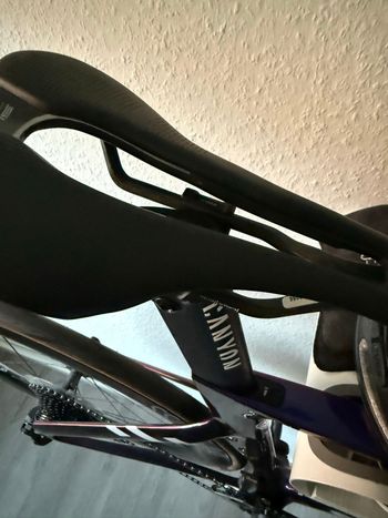 Used Canyon Aeroad CFR Di2 2023 2023 Road & Gravel, Violett — image 8 of 13
