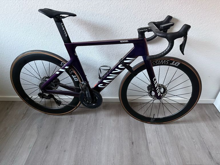 Used Canyon Aeroad CFR Di2 2023 2023 Road & Gravel, Violett — image 1 of 13