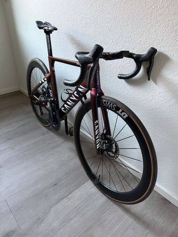 Used Canyon Aeroad CFR Di2 2023 2023 Road & Gravel, Violett — image 4 of 13