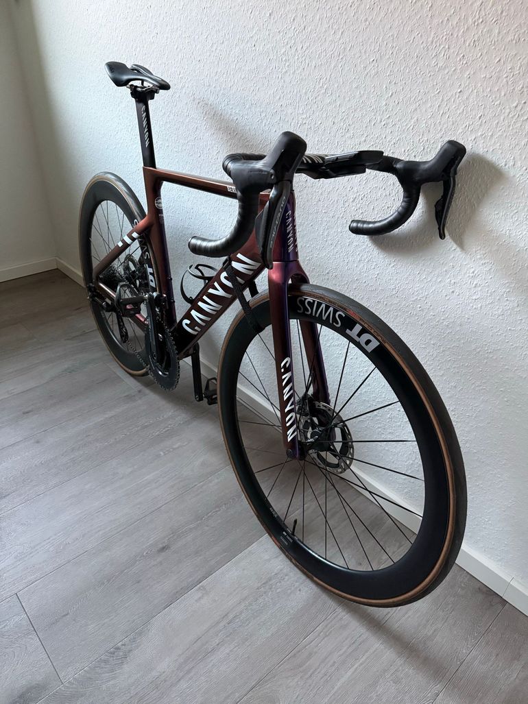 Used Canyon Aeroad CFR Di2 2023 2023 Road & Gravel, Violett — image 4 of 13
