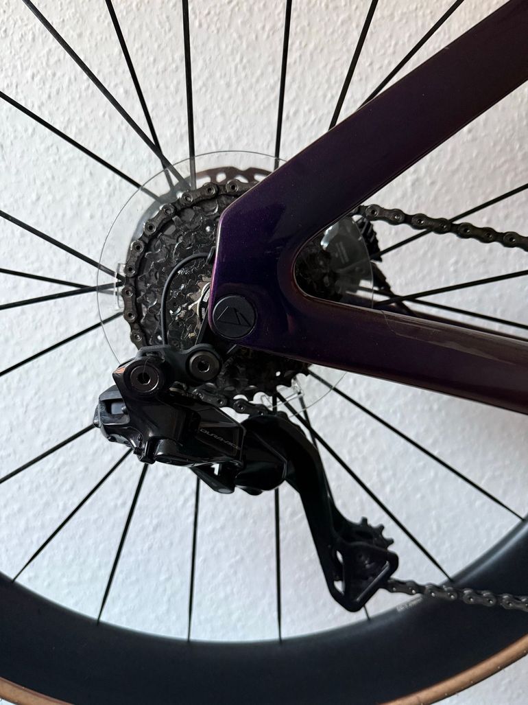 Used Canyon Aeroad CFR Di2 2023 2023 Road & Gravel, Violett — image 3 of 13