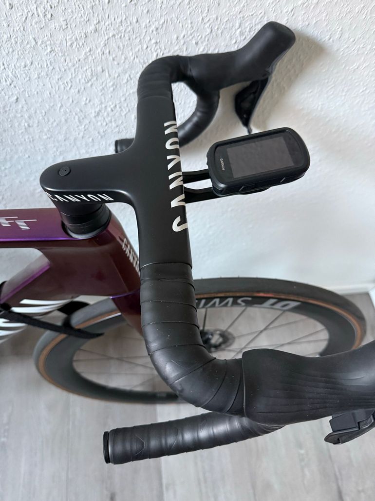 Used Canyon Aeroad CFR Di2 2023 2023 Road & Gravel, Violett — image 6 of 13
