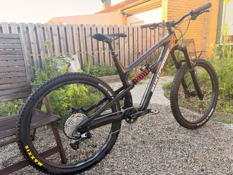 Used Nukeproof Mega 290 Carbon Frame 2024 2024 Mountainbike, Schwarz, 29 — image 1 of 5