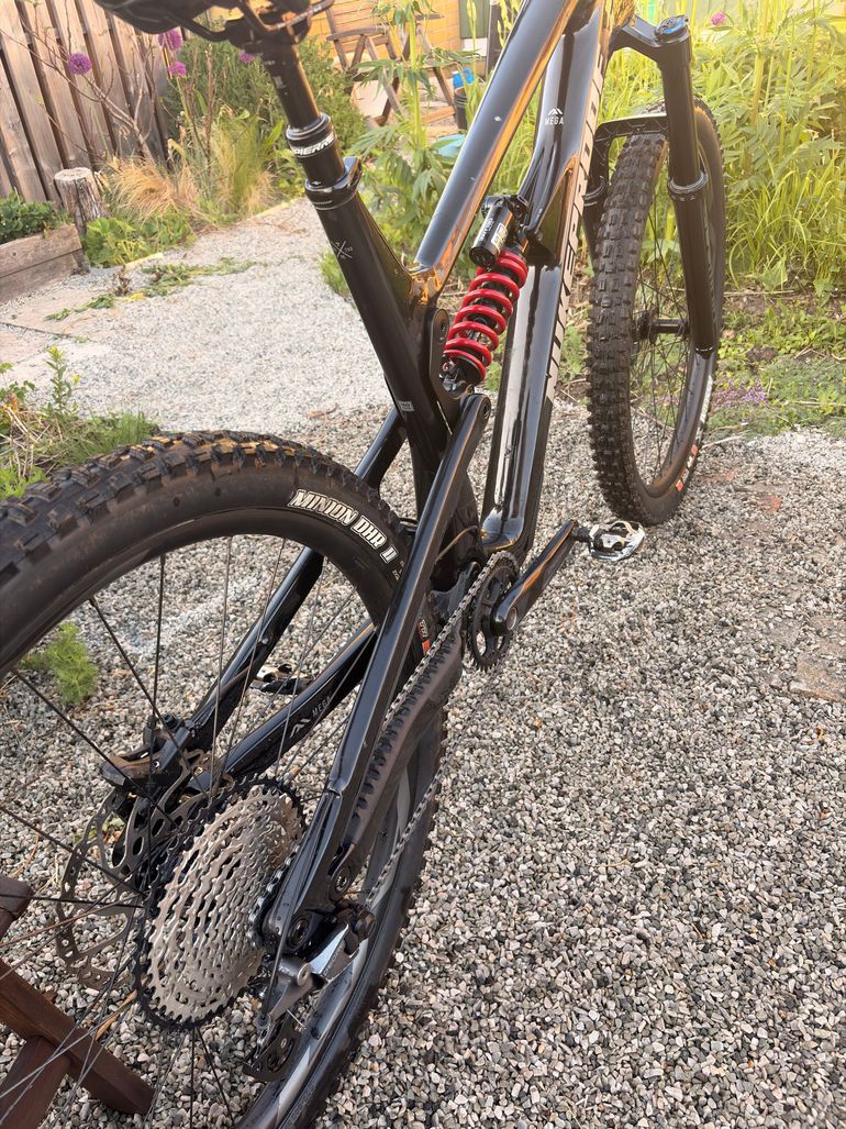 Used Nukeproof Mega 290 Carbon Frame 2024 2024 Mountainbike, Schwarz, 29 — image 3 of 5