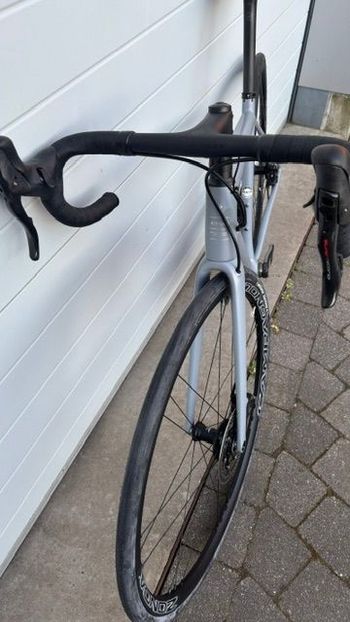 Used Specialized Aethos S-Works 2022 Road & Gravel, Hellgrau — image 2 of 8