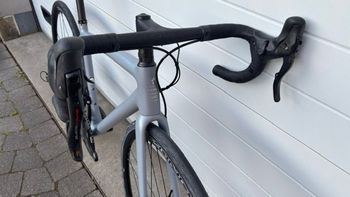 Used Specialized Aethos S-Works 2022 Road & Gravel, Hellgrau — image 6 of 8