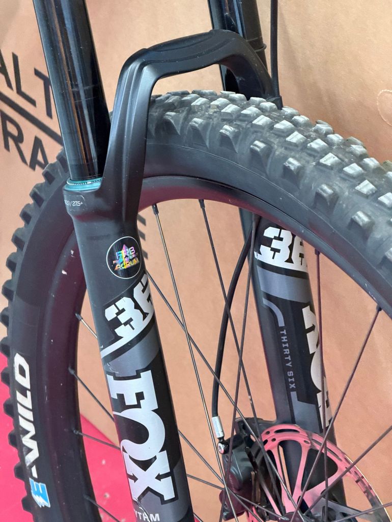 Used Specialized Turbo Levo Comp Alloy 2024 2024 Mountainbike, Light Gray, 29, 27.5 — image 3 of 7