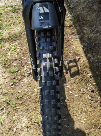 Used Commencal FURIOUS ESSENTIAL HERITAGE 2022 2022 Mountainbike — image 8 of 8