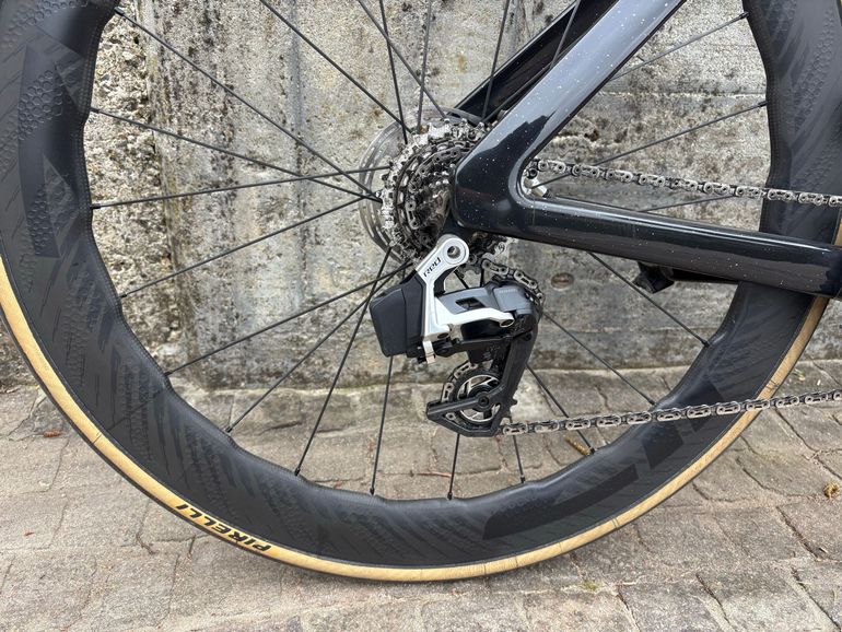 Used Canyon Aeroad CFR AXS 2025 2025 Road & Gravel — image 6 of 7