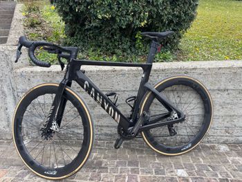 Used Canyon Aeroad CFR AXS 2025 2025 Road & Gravel — image 2 of 7