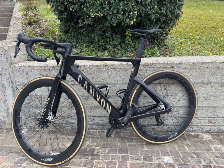 Used Canyon Aeroad CFR AXS 2025 2025 Road & Gravel — image 2 of 7
