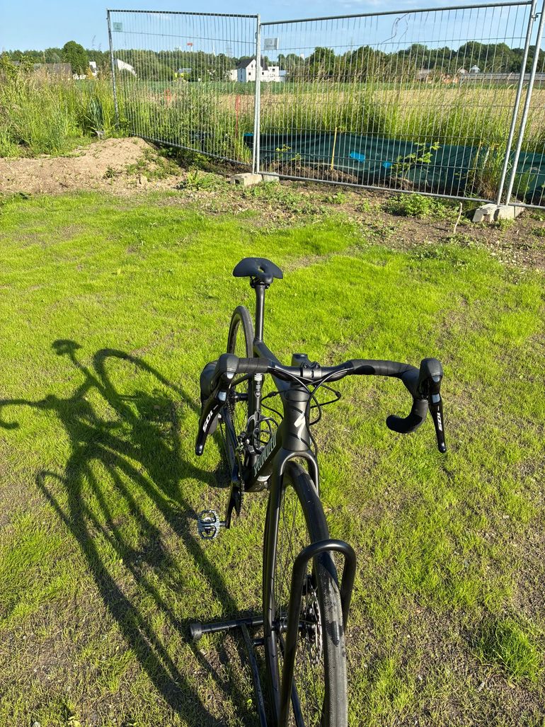 Used Specialized Roubaix SL8 Sport - Shimano 105 2025 2025 Road & Gravel — image 3 of 6