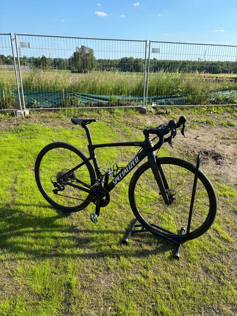 Used Specialized Roubaix SL8 Sport - Shimano 105 2025 2025 Road & Gravel — image 2 of 6
