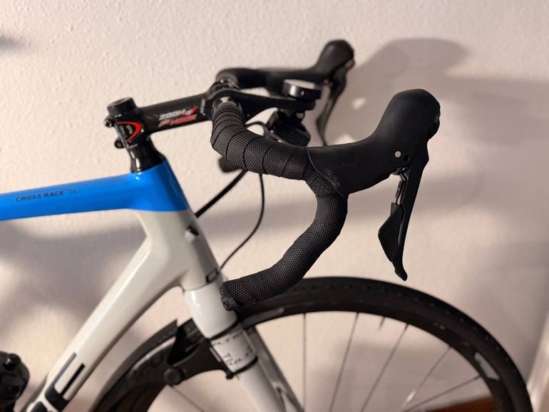 Used CUBE CROSS RACE C:62 SL 2022 2022 Road & Gravel, Light Gray — image 4 of 6