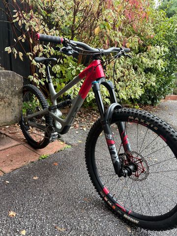 Brugt YT Industries Capra UNCAGED 10 MX CF 2023 2023 Mountainbike — billede 3 af 7